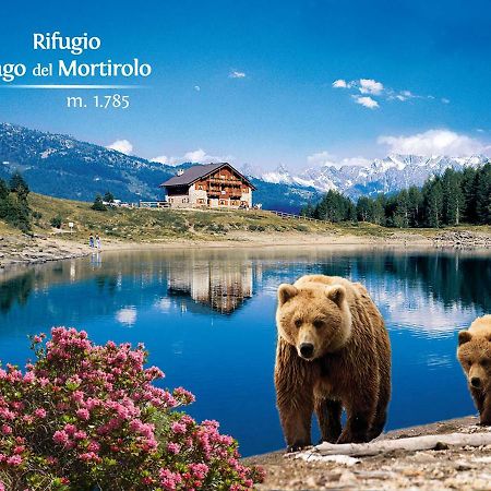 Rifugio Al Lago Del Mortirolo In Inverno Raggiungibile Solo A Piedi Monno Ngoại thất bức ảnh