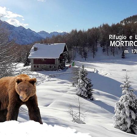Rifugio Al Lago Del Mortirolo In Inverno Raggiungibile Solo A Piedi Monno Ngoại thất bức ảnh