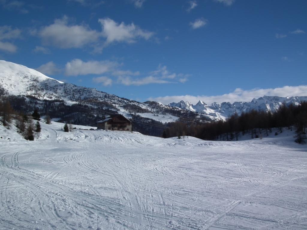 Rifugio Al Lago Del Mortirolo In Inverno Raggiungibile Solo A Piedi Monno Ngoại thất bức ảnh