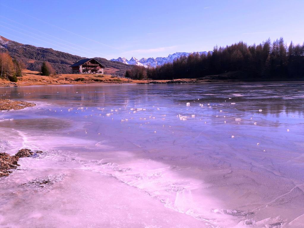Rifugio Al Lago Del Mortirolo In Inverno Raggiungibile Solo A Piedi Monno Ngoại thất bức ảnh