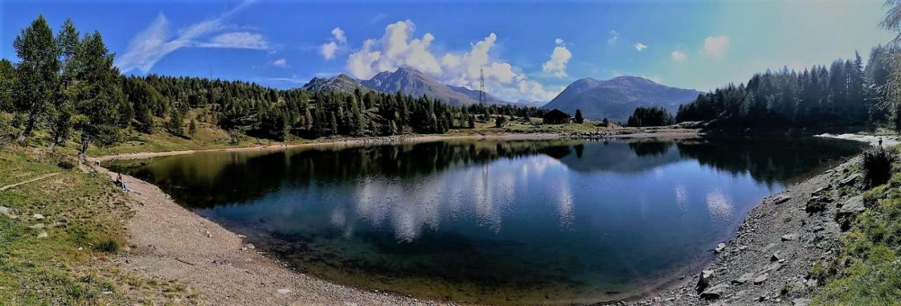 Rifugio Al Lago Del Mortirolo In Inverno Raggiungibile Solo A Piedi Monno Ngoại thất bức ảnh
